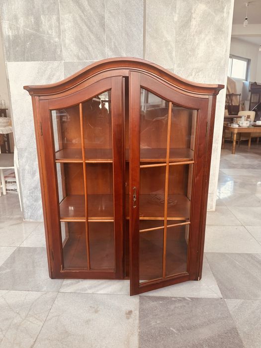 Витрина от масив и фурнир – Rondova, неокласически стил