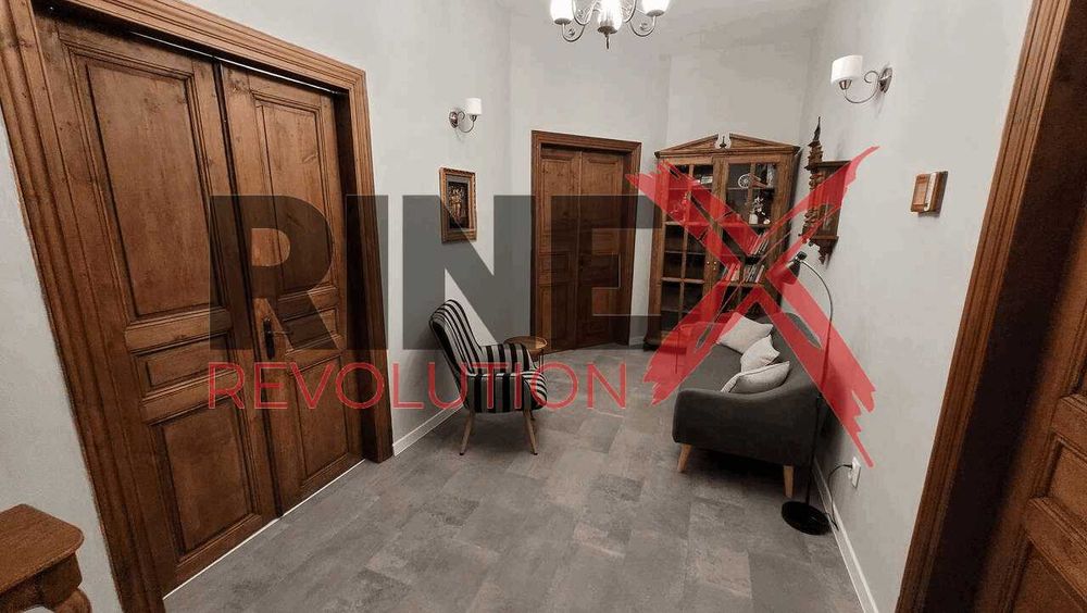 Дава се под наем Тристаен апартамент в Пловдив, Кършияка - 130 кв.м за 1100 € - Снимка #2