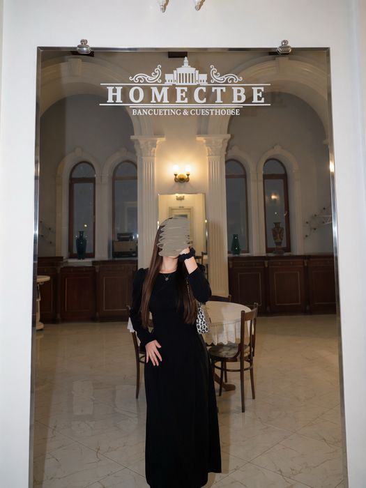 Платье с завязками по бокам