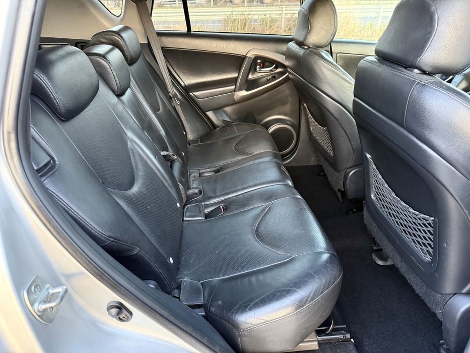 Toyota RAV 4 2.2 D-4D 136к.с 4X4 / EXECUTIVE / KOJA / KEYLESS / NAVI