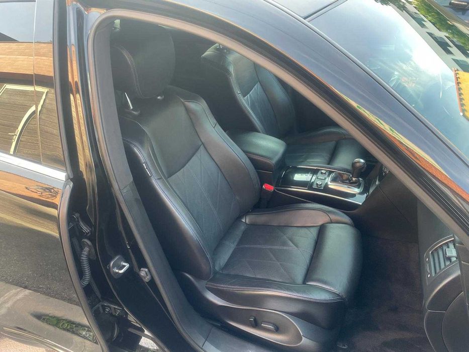 Infiniti QX 70 de vânzare + roți de iarnă