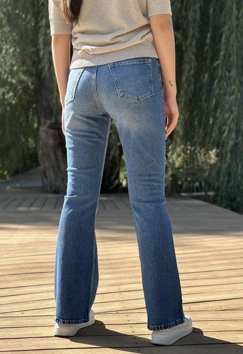 Продам женские джинсы