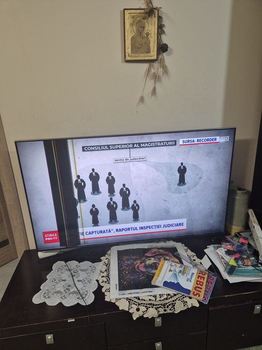 2  smart  TV, cu probleme la display