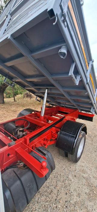 Vând Iveco basculabil