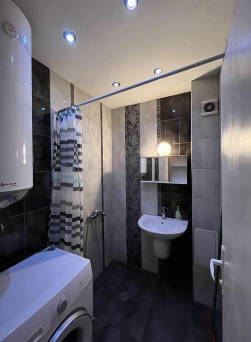 Дава се под наем Тристаен апартамент в Пловдив, Център - 90 кв.м за 382.5 € - Снимка #7