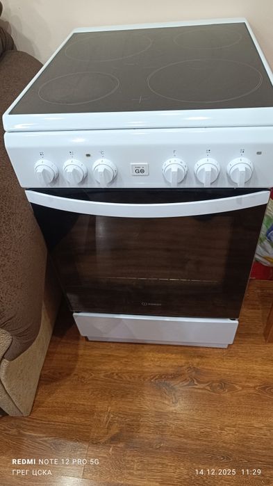 Хладилник с долен фризер AEG