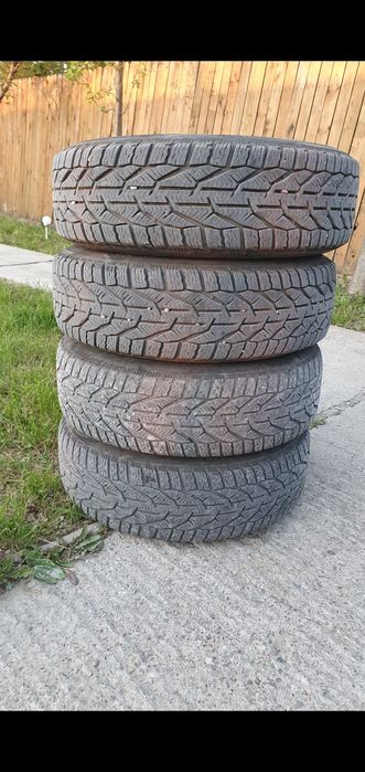 Logan  4jante cu 4 cauciucuri de iarna