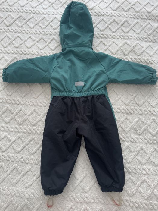 Продам демисезонный комбинезон 80