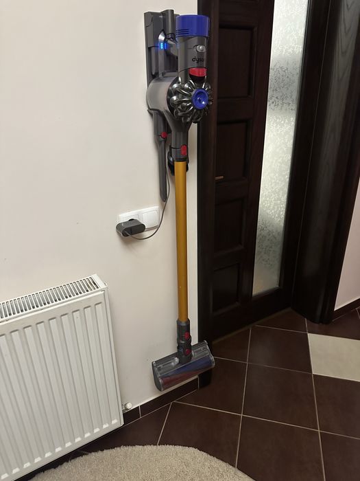 Aspirator Dyson V8