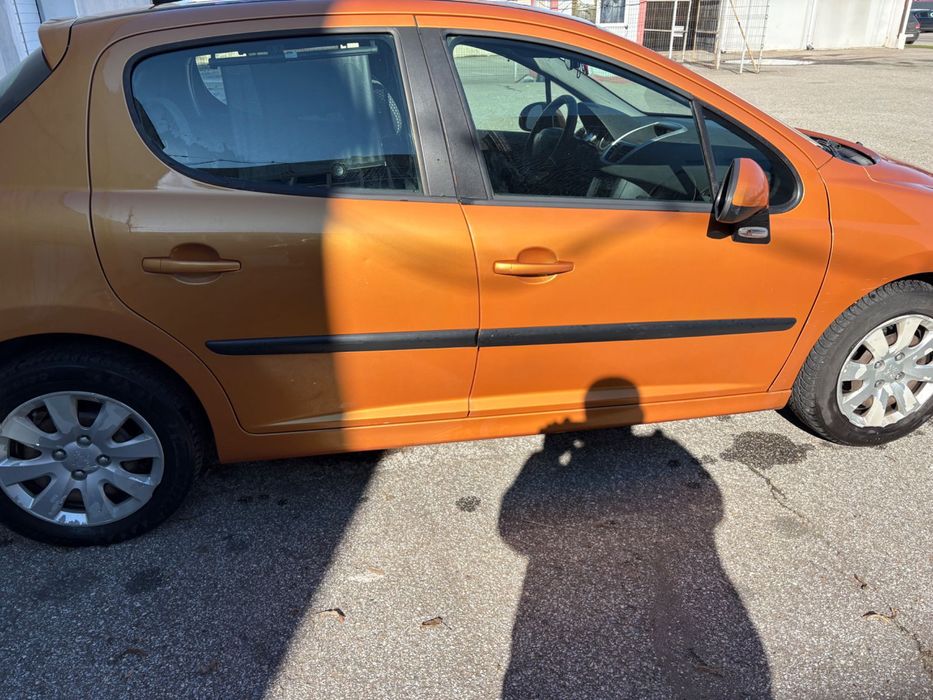Peugeot 207  an 2008