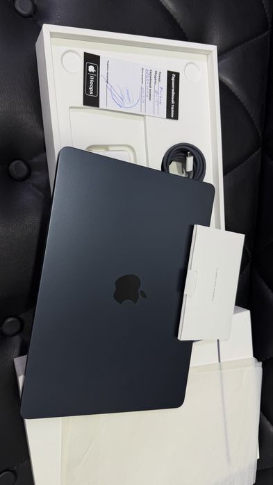 Apple MacBook Air M4 13 inch 16 GB\256GB идеал