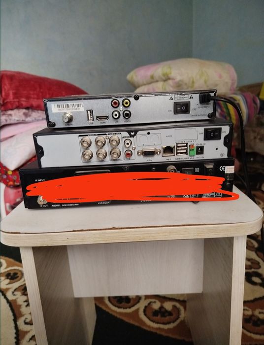 Спутниковые тюнеры 2шт рабочие