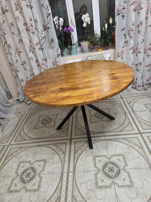 Кухонный стол круглый