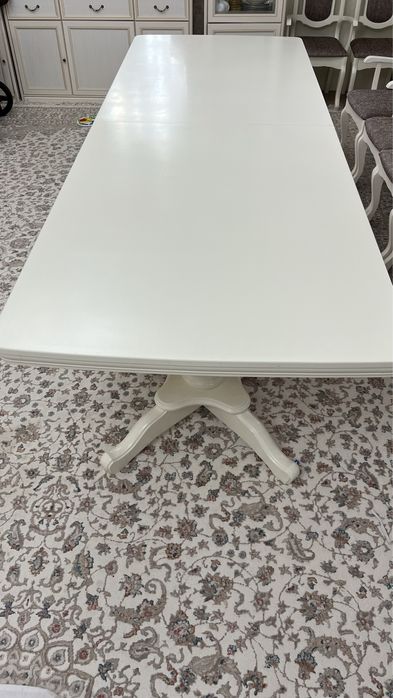 Продам стол 3 м, в разложенном виде 4 м