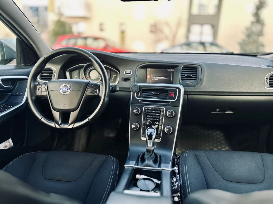 VOLVO V60 2018 — imagine 4
