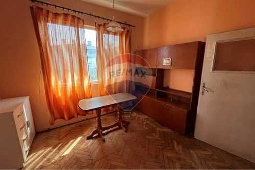 Продава се Тристаен апартамент в Шумен, Пазара - 78 кв.м за 1144 €/кв.м - Снимка #3