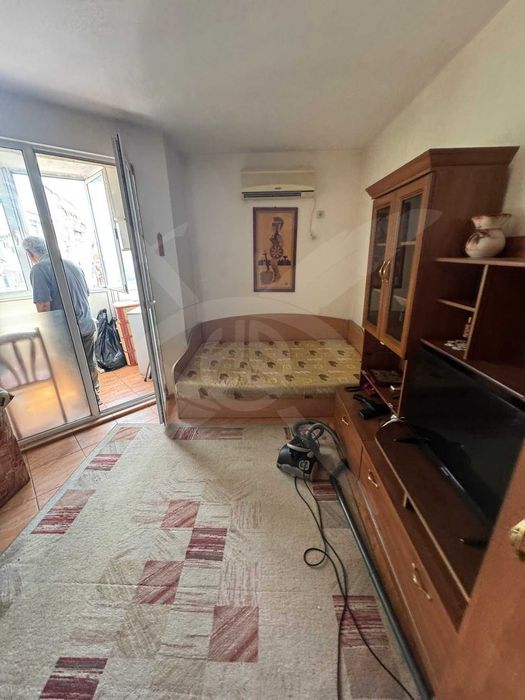 Дава се под наем Двустаен апартамент в Варна, Лятно кино Тракия - 47 кв.м за 103600 € - Снимка #1