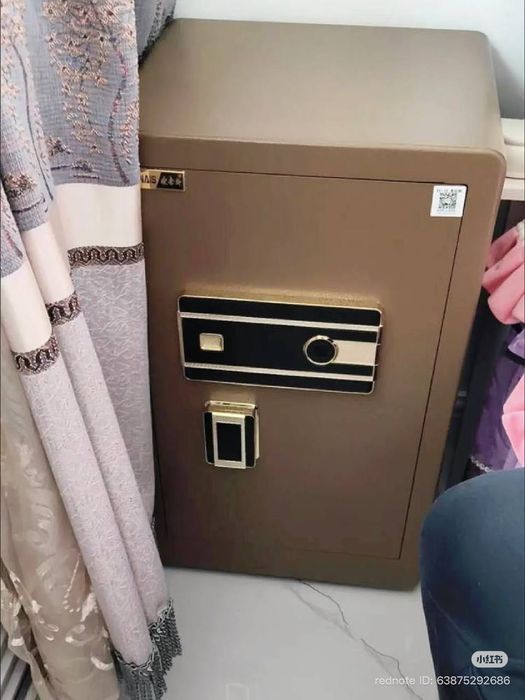 Hujjatlar uchun metall seyf | Металлический сейф для документов