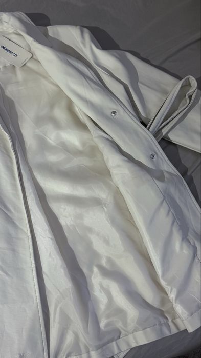 Продам новую кожанку 42 размера