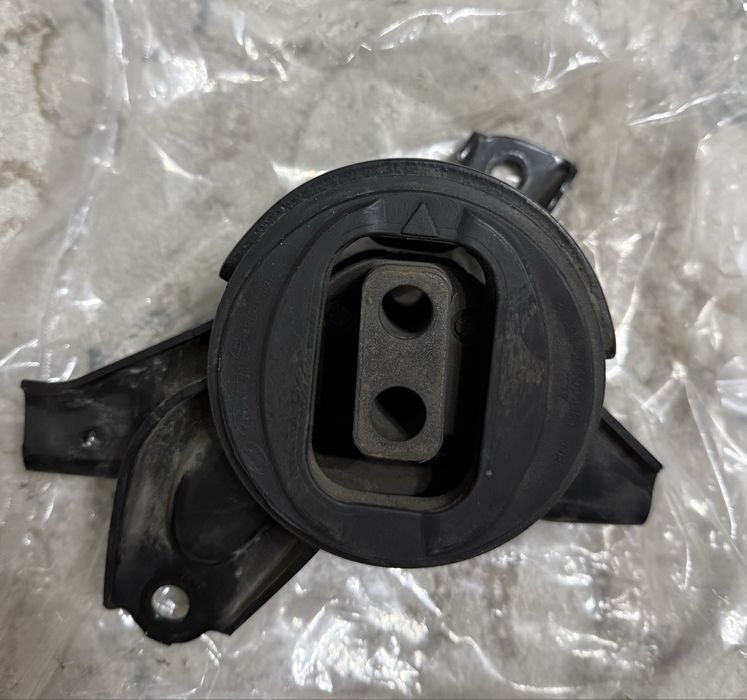 Подушка АКПП (оригинал) на Hyundai Grandeur HG