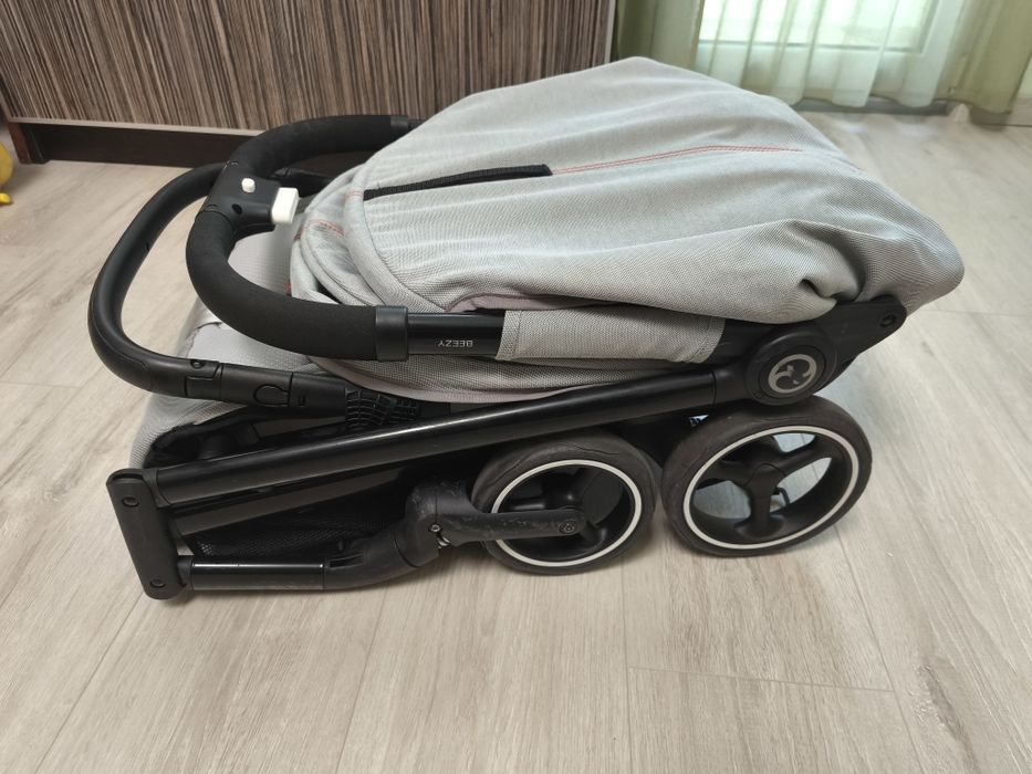 Лятна количка Cybex Beezy