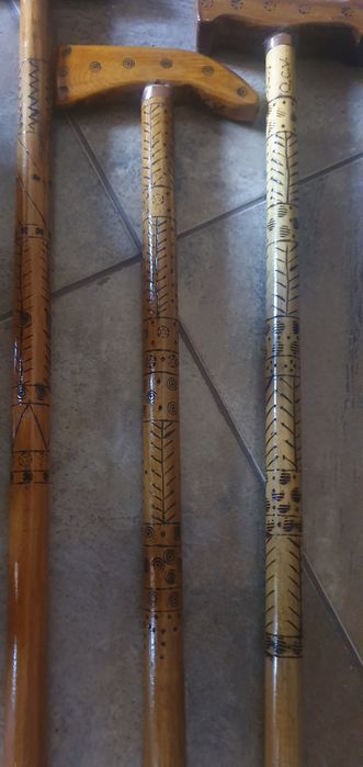 Vand bastoane lemn lucrate manual diverse modele!