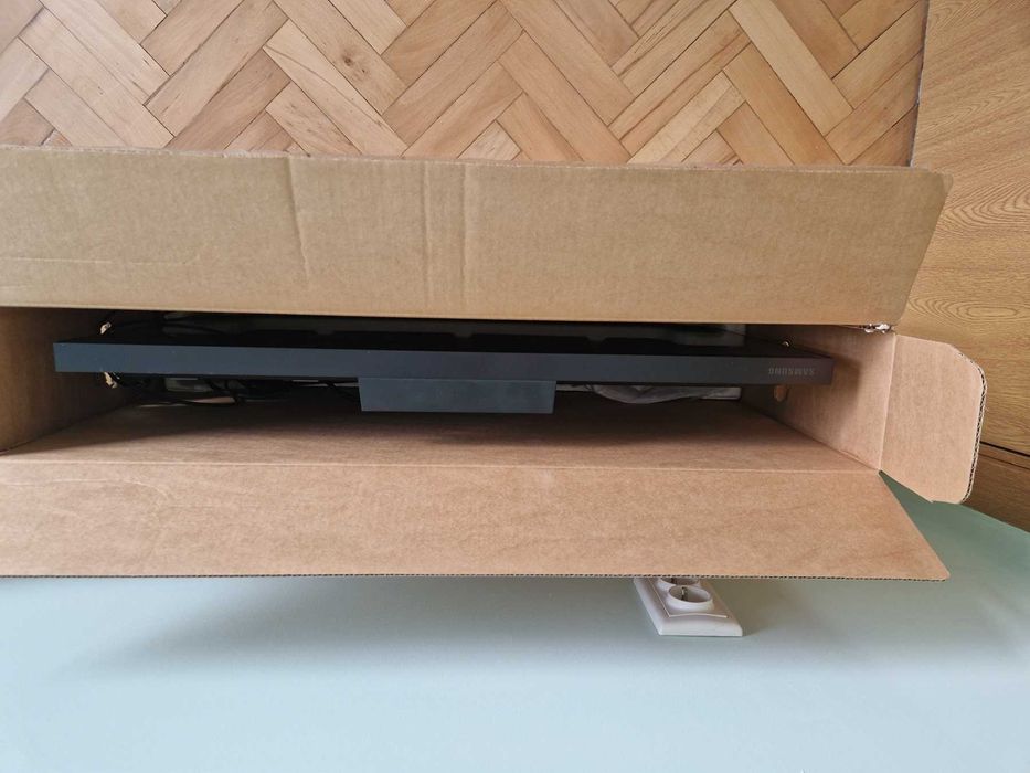 SAMSUNG Interactive Touch Screen Display PMF-BC Series 32”