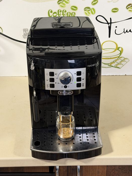 Кафемашина кафе автомат delonghi magnifica S с гаранция