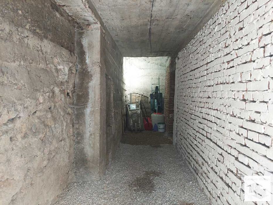 105597 Първи етаж от двуфамилна къща  в кв. Акация, гр. В. Търново