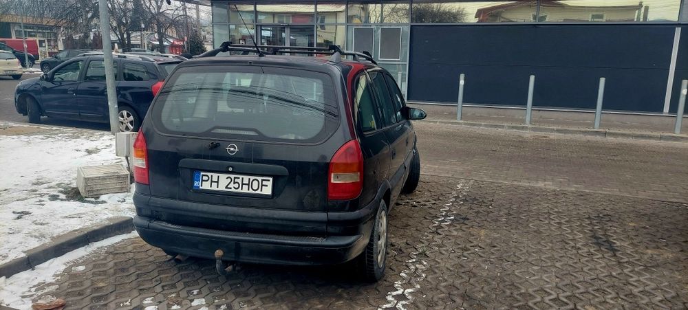 Vând sau schimb opel zafira a 2.0 diesel 2003 an
