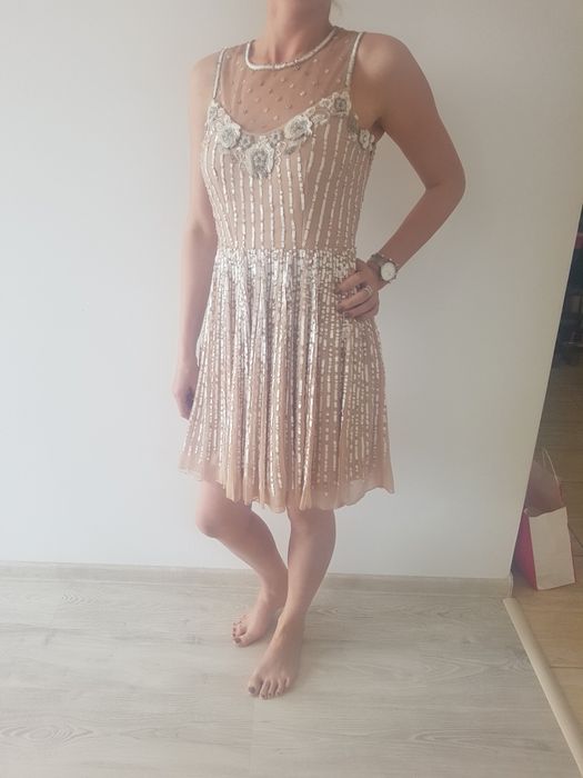 Vand rochii elegante de seara