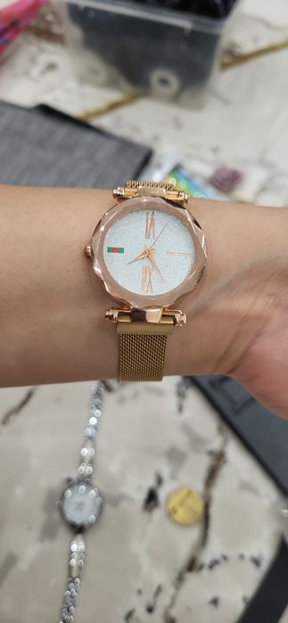 Часы женские новые