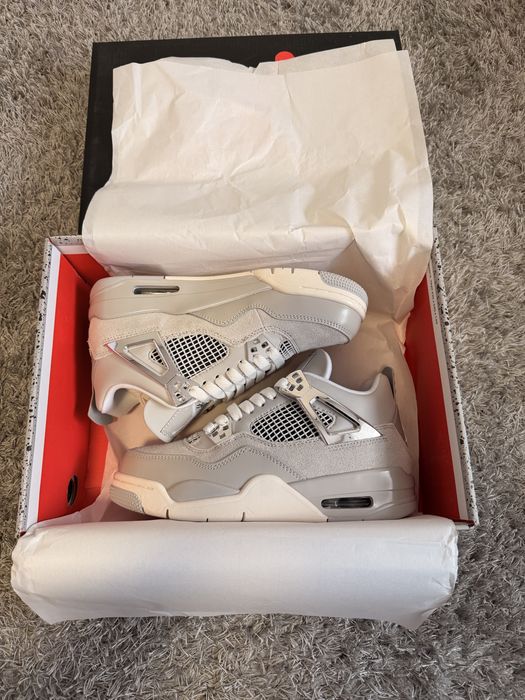 Jordan 4 Frozen Moments