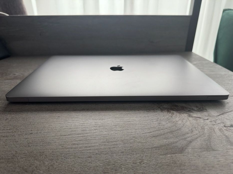 Laptop Apple MacBook Pro 2019 16 inch, 16 GB / 512 SSD