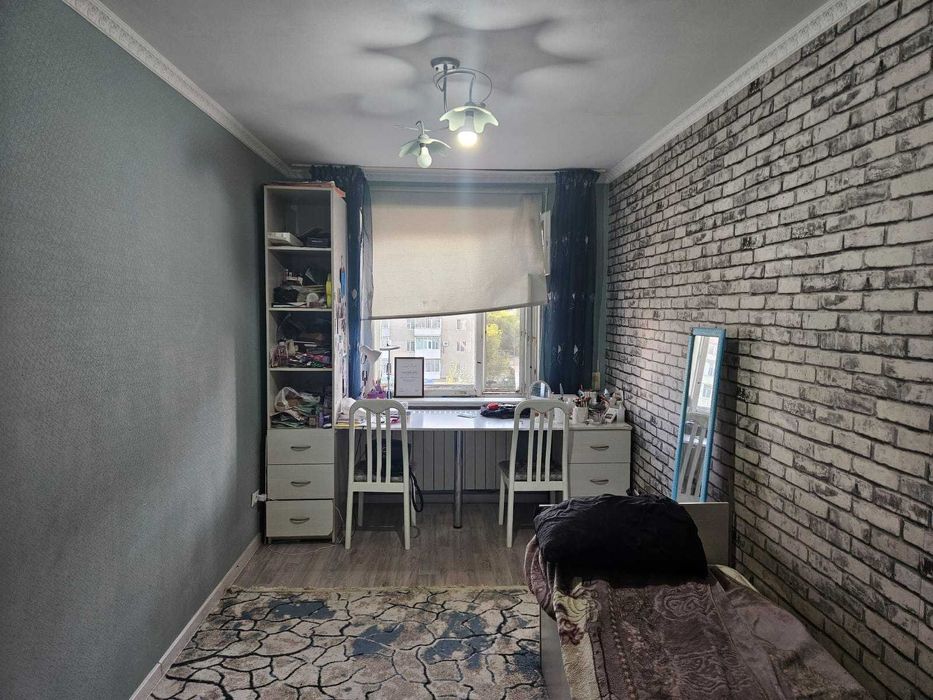 Продам 3 комнатную на 8 микрорайоне