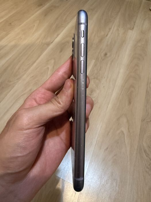 Продам iphone 11