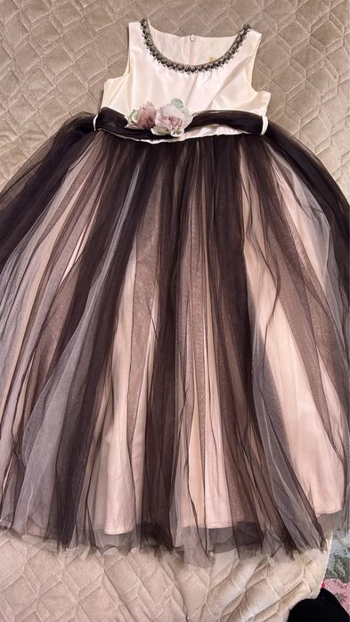 Продам платье для девочки