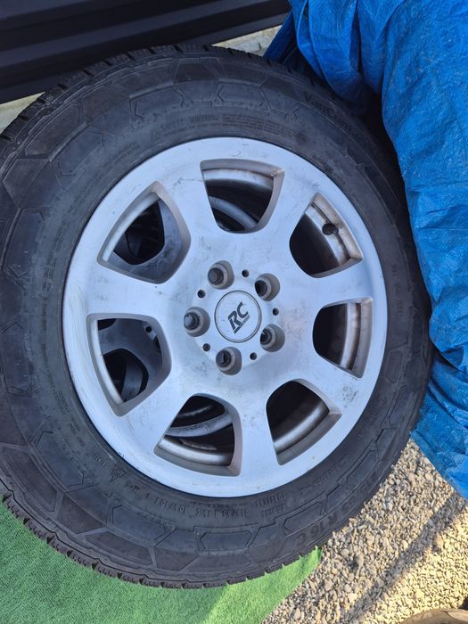 Vând jante+cauciucuri de Wv T5 215/65/16 C M+S 5/120/16 imp Germania