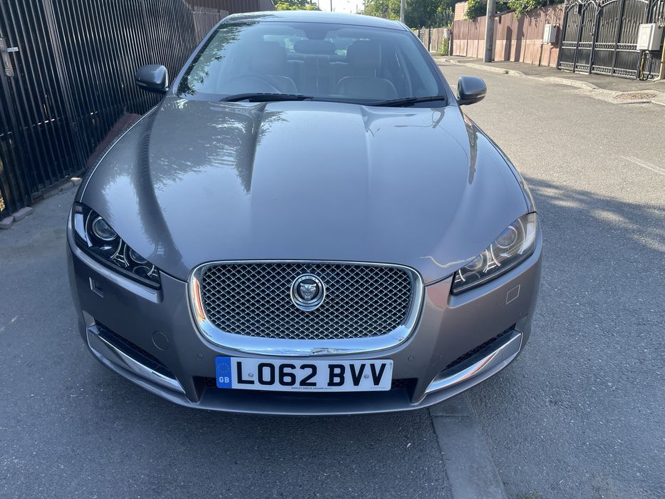 Bara fata Jaguar XF 224DT FACELIFT 2012
