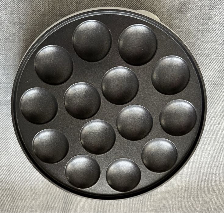 Aparat mini clatite (poffertjes) Bestron 700W