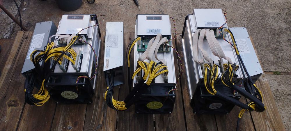 ПО ДОГОВАРЯНЕ: Лот 3бр. ASIC майнери Antminer L3, S9, V9 + 3бр. захранвания