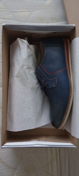 Vând pantofi bărbați vara -piele fină