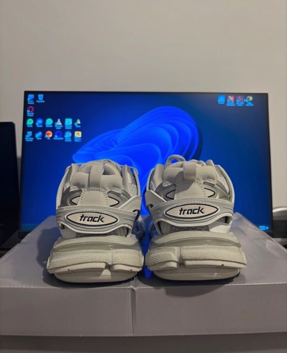 Balenciaga track