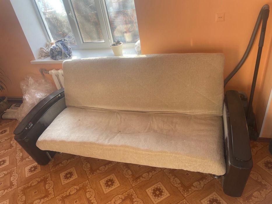 Отдам даром диван