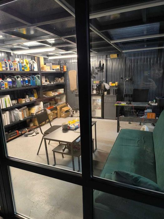 срочно сдам ремонтный бокс