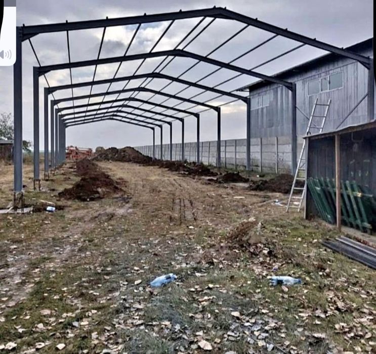 Vând hală metalică 8 m lățime cu 20 m cu patru la streașină acoperită cu tablă