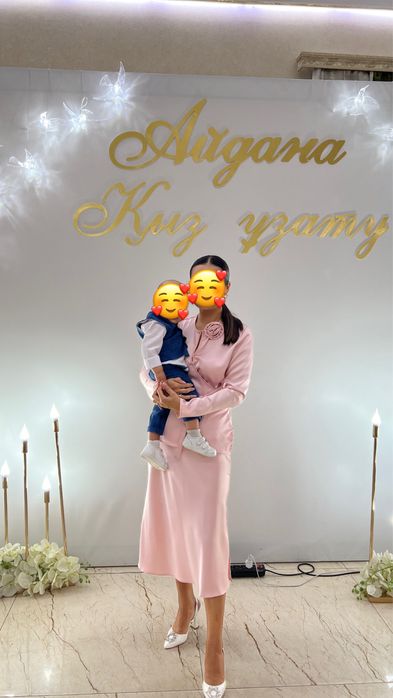 Продам нарядную двойку