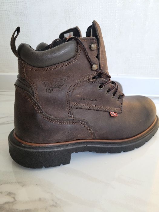 Продам оригинал ботинки