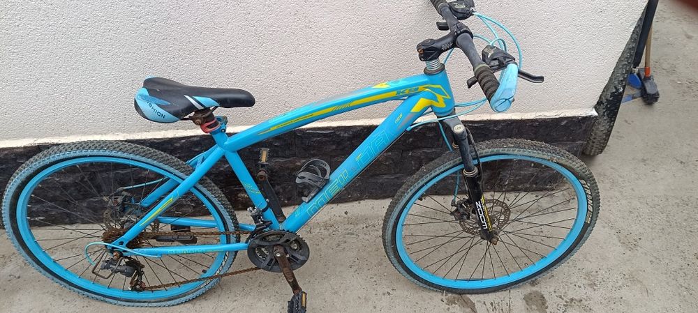 Set de 3 biciclete de vînzare .