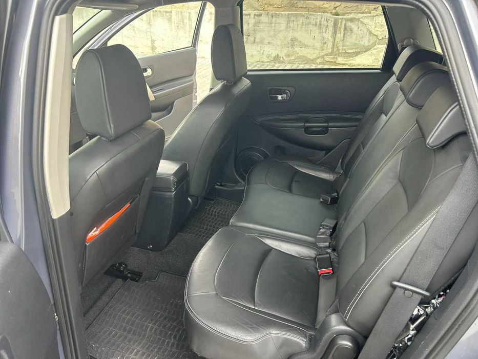 Автомобил Nissan Qashqai  5+2